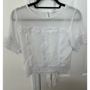 SelfEsteem cropped blouse w/ lace detail, size S